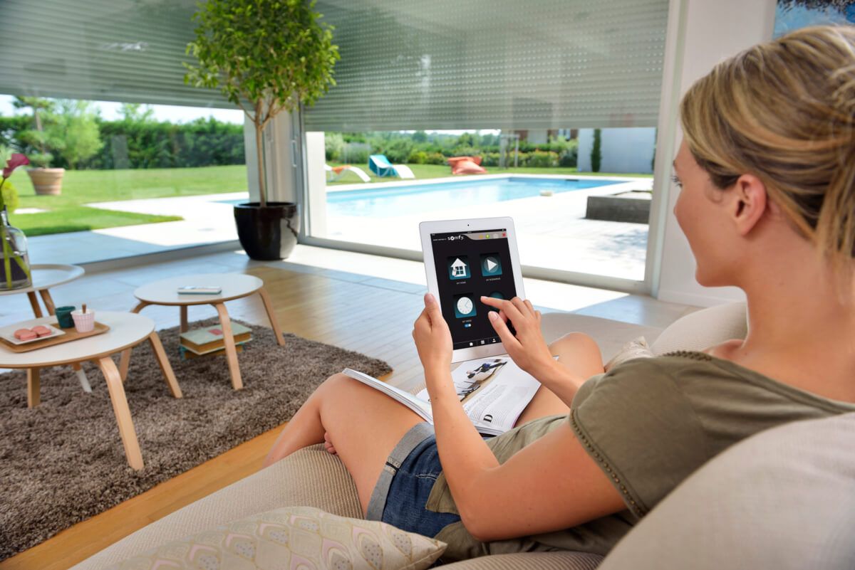 Cortinas roller motorizadas controladas con app móvil - domótica ImportRoller